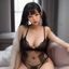 Lola_net用户头像，女性用户微笑照，温暖室内光线